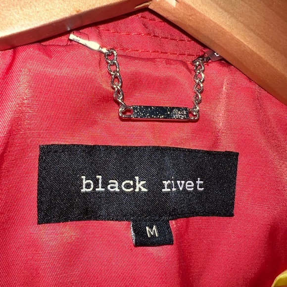 🔥NWOT BLACK RIVET BELTED LARGE BUTTON RED WOMENS CLASSY CHIC RAIN JACKET… - Picture 8 of 10